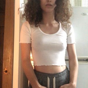 ♦️SOLD♦️CUTE XS BABY TEE WITH LETTUCE HEM - COURTYARD LA